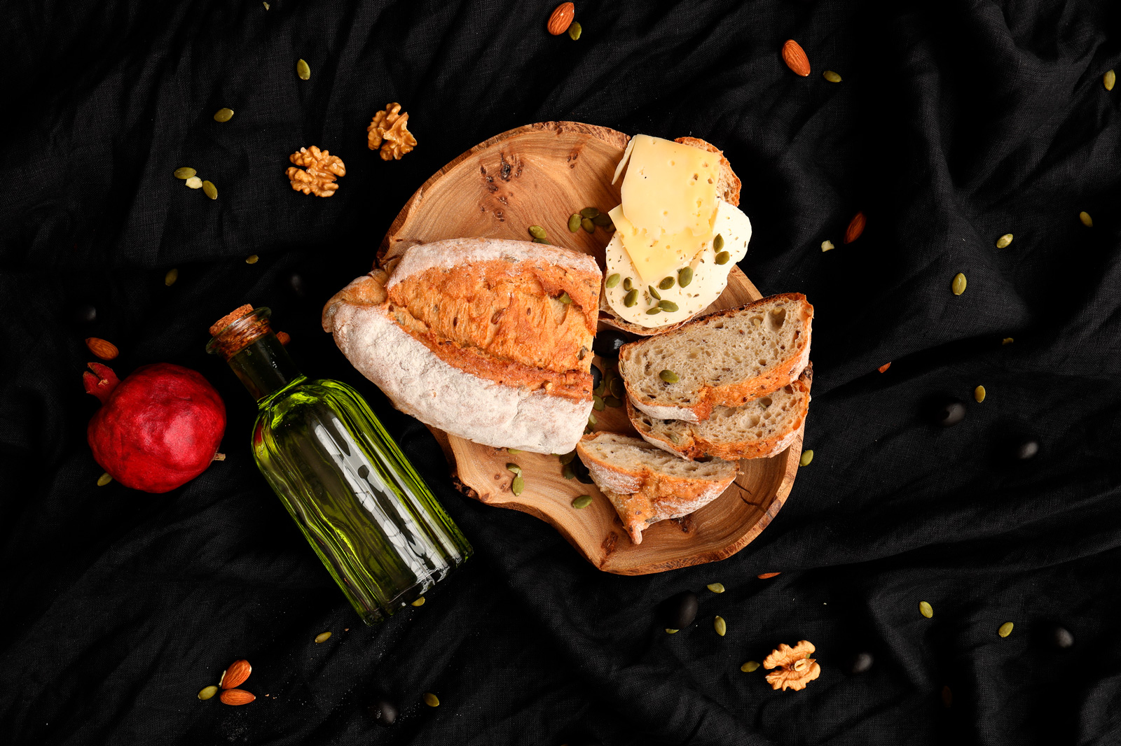 фотоссесия food photo хлеб сырный с оливеовым мвслом
